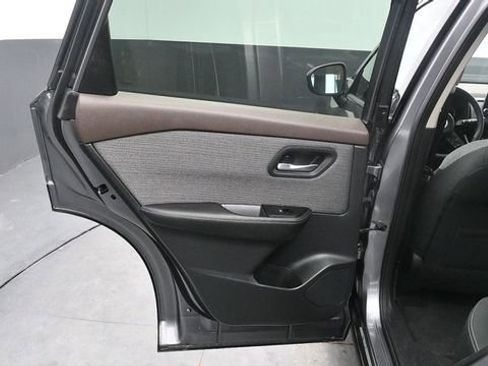 Used 2021 Nissan Rogue SV AWD/4WD image 17