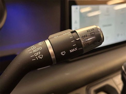 Used 2020 Land Rover Defender 110 First Edition image 23