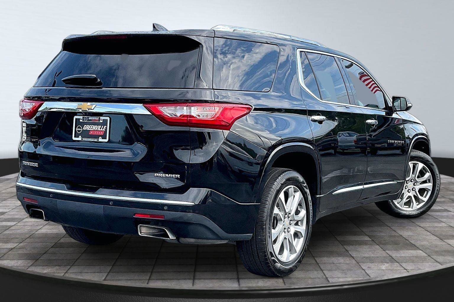 Used 2020 Chevrolet Traverse Premier FWD image 14