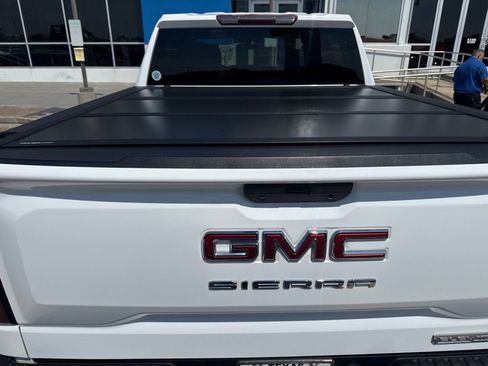 Used 2020 GMC Sierra 1500 Elevation w/ Elevation Value Package RWD image 12