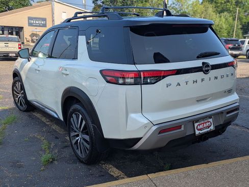 Used 2022 Nissan Pathfinder Platinum w/ Cargo Package AWD/4WD image 6