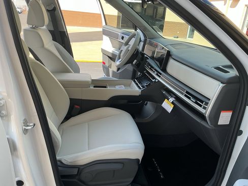 New 2026 Hyundai Santa Fe SE image 14