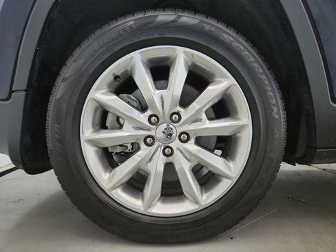 Used 2016 Jeep Cherokee Limited w/ Luxury Group AWD/4WD image 39