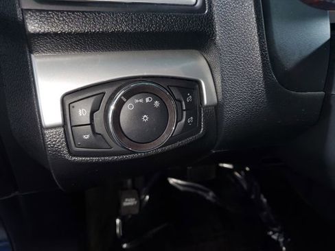 Used 2017 Ford Explorer XLT image 19