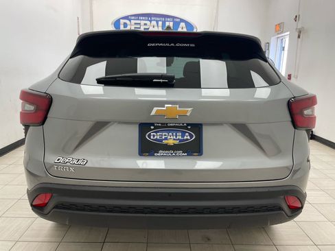 New 2026 Chevrolet Trax LS w/ LS Convenience Package FWD image 19