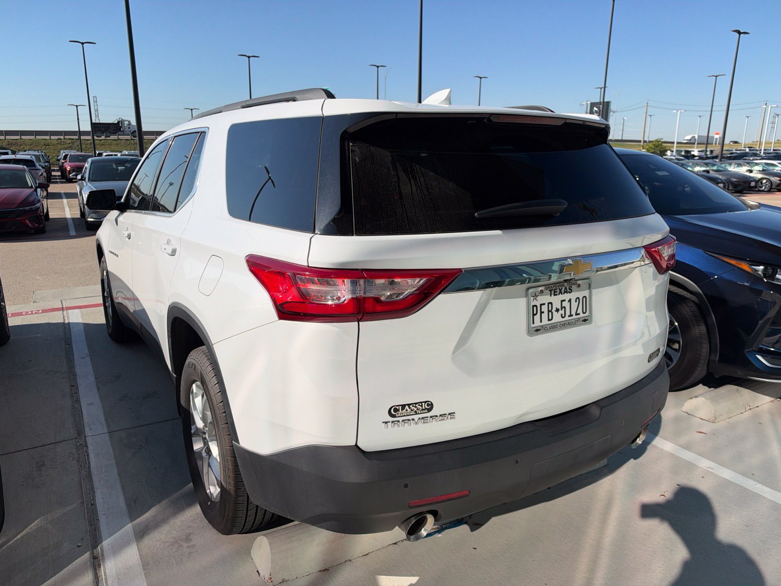 Used 2020 Chevrolet Traverse LT FWD image 9