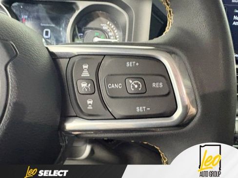 Used 2024 Jeep Wrangler Unlimited Sahara w/ Technology Group AWD/4WD image 13