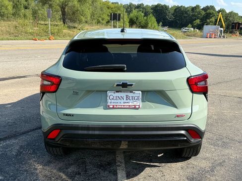 Certified 2024 Chevrolet Trax RS w/ Driver Confidence Package FWD image 4