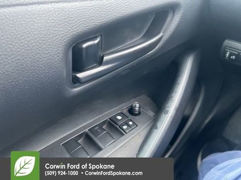 Used 2025 Toyota Corolla LE image 18