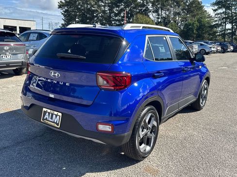New 2026 Hyundai Venue SEL image 6