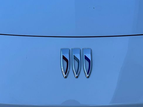 Used 2025 Buick Envista Preferred w/ Convenience I Package image 38