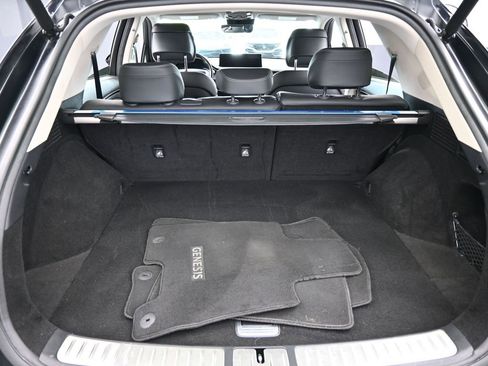 Used 2022 Genesis GV70 2.5T w/ Select Package image 38