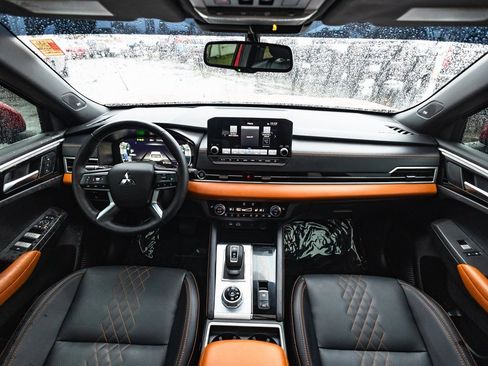 Used 2024 Mitsubishi Outlander SEL image 29