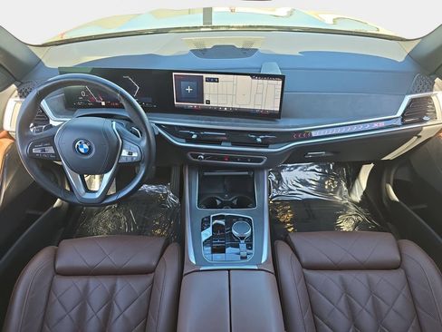 Used 2024 BMW X5 xDrive50e w/ Parking Assistance Package AWD/4WD image 10