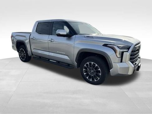 Used 2025 Toyota Tundra Limited AWD/4WD image 7