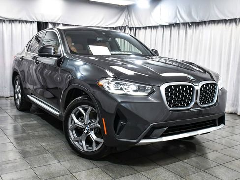 Used 2025 BMW X4 xDrive30i AWD/4WD image 3