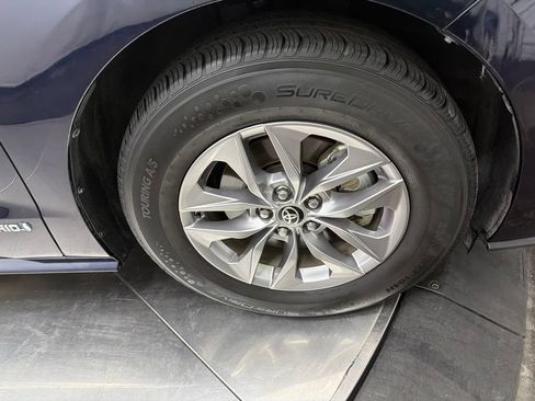 Used 2021 Toyota Sienna XLE FWD image 9