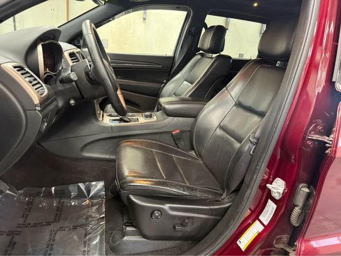 Used 2017 Jeep Grand Cherokee Limited w/ Luxury Group II AWD/4WD image 9
