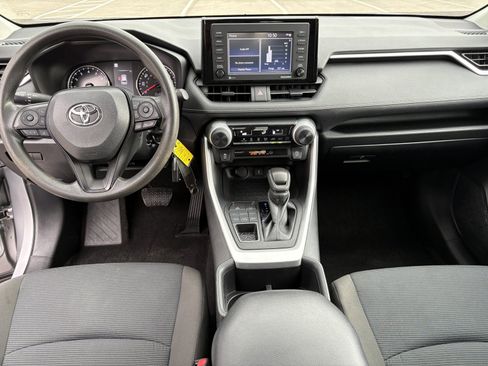 Used 2022 Toyota RAV4 LE AWD/4WD image 12