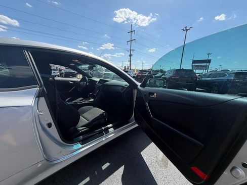 Used 2015 Hyundai Genesis 3.8 RWD image 10
