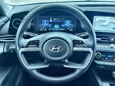 Used 2024 Hyundai Elantra SEL w/ Convenience Package FWD image 15