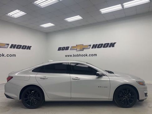 Used 2021 Chevrolet Malibu LT w/ Sport Edition image 4