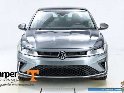 Used 2025 Volkswagen Jetta SE w/ Sunroof Package FWD image 16