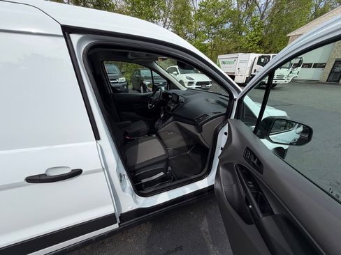 Used 2023 Ford Transit Connect XL FWD image 6