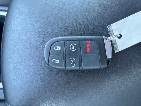 Used 2021 Jeep Grand Cherokee Laredo X AWD/4WD image 34