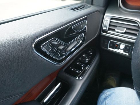Used 2023 Lincoln Navigator L Reserve AWD/4WD image 18
