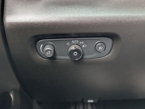 Used 2021 Chevrolet Traverse RS image 22