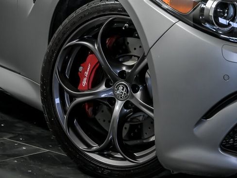 Used 2019 Alfa Romeo Giulia Quadrifoglio RWD image 3