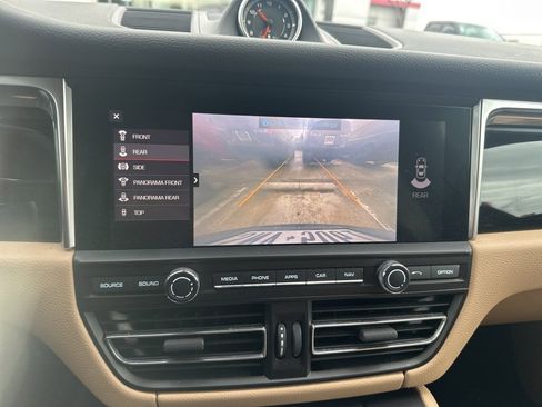 Used 2019 Porsche Macan S image 8