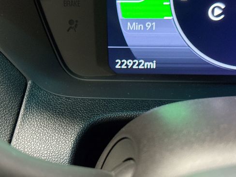 Used 2023 Chevrolet Bolt LT w/ Infotainment Package FWD image 15
