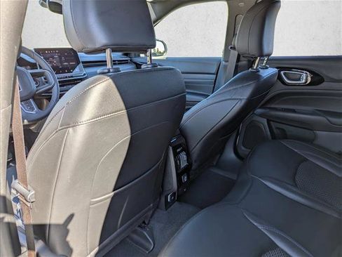 Used 2025 Jeep Compass Latitude w/ Altitude Special Edition image 24