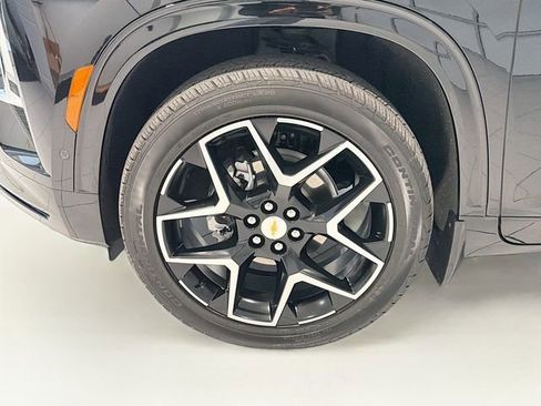 Certified 2026 Chevrolet Traverse High Country w/ LPO, Floor Liner Package AWD/4WD image 9