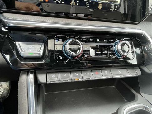 New 2026 GMC Sierra 2500 Denali w/ Denali Reserve Package image 17