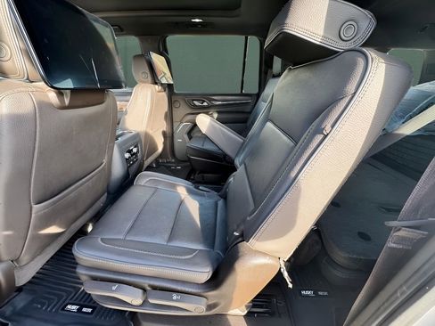 Used 2021 GMC Yukon XL Denali image 33