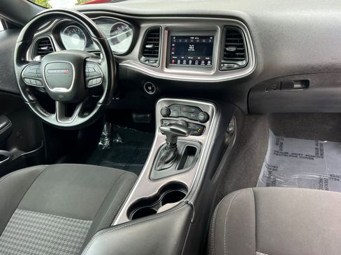 Used 2022 Dodge Challenger R/T RWD image 3