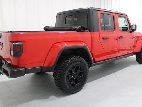 Used 2021 Jeep Gladiator Sport AWD/4WD image 6