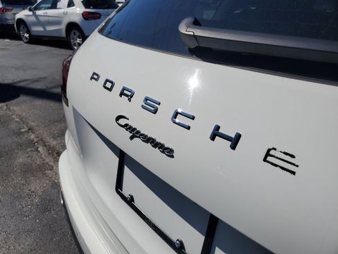 Used 2016 Porsche Cayenne image 10