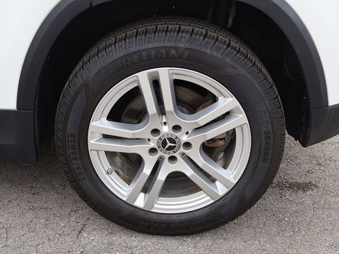 Used 2022 Mercedes-Benz GLA 250 w/ Premium Package Lite image 19