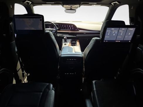 Used 2021 Cadillac Escalade ESV Premium Luxury w/ Driver Assist Tech Package AWD/4WD image 12