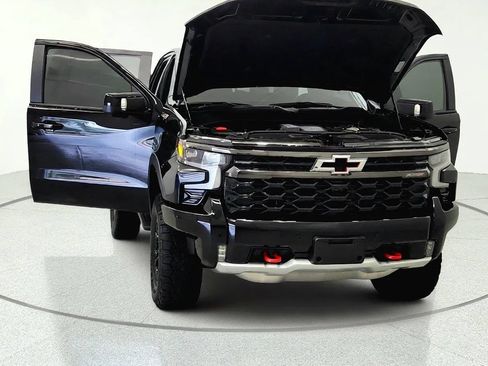Used 2025 Chevrolet Silverado 1500 ZR2 w/ Technology Package AWD/4WD image 12