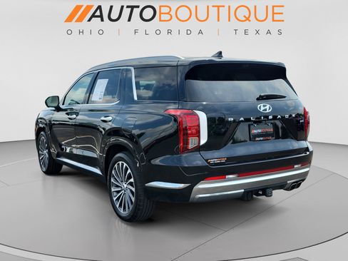 Used 2025 Hyundai Palisade AWD image 3