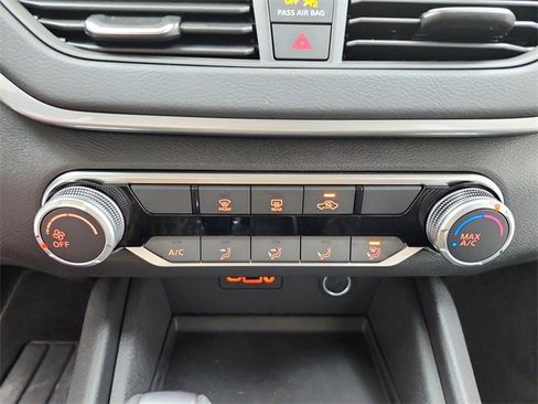 Used 2025 Nissan Altima 2.5 S image 47