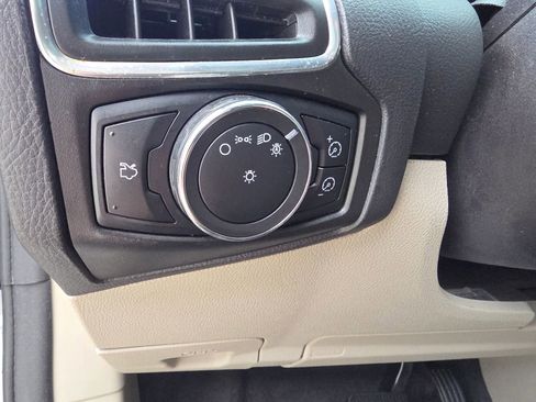 Used 2013 Ford Focus Electric Hatchback FWD image 40