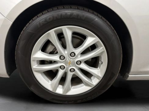 Used 2018 Chevrolet Malibu LT FWD image 25