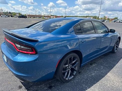 Used 2021 Dodge Charger SXT w/ Blacktop Package RWD image 4