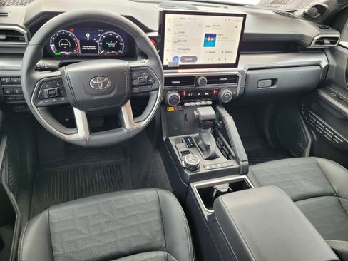 Used 2025 Toyota 4Runner TRD Off-Road Premium image 10